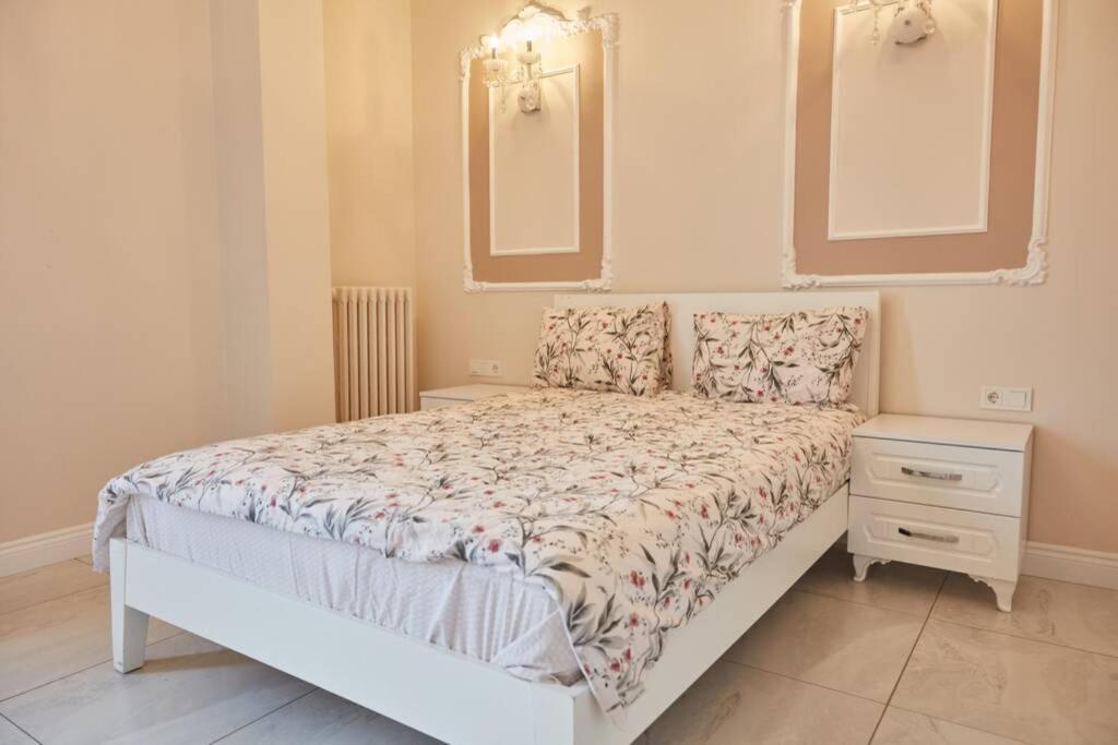 Taksim Square Apartment, Great View, Luxury Истанбул Екстериор снимка